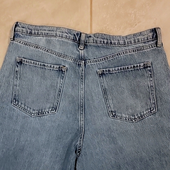 Banana Republic Premium Denim High-Rise Barrel Fit Jeans.  Medium Wash. 32L - Picture 10 of 10